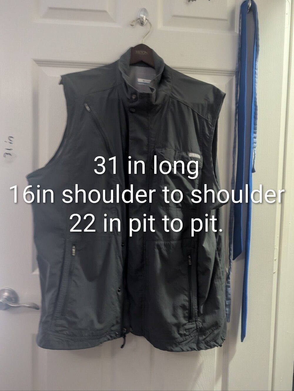 Columbia Men's Charcoal Gray Outdoor Vest - Picture 6 of 6
